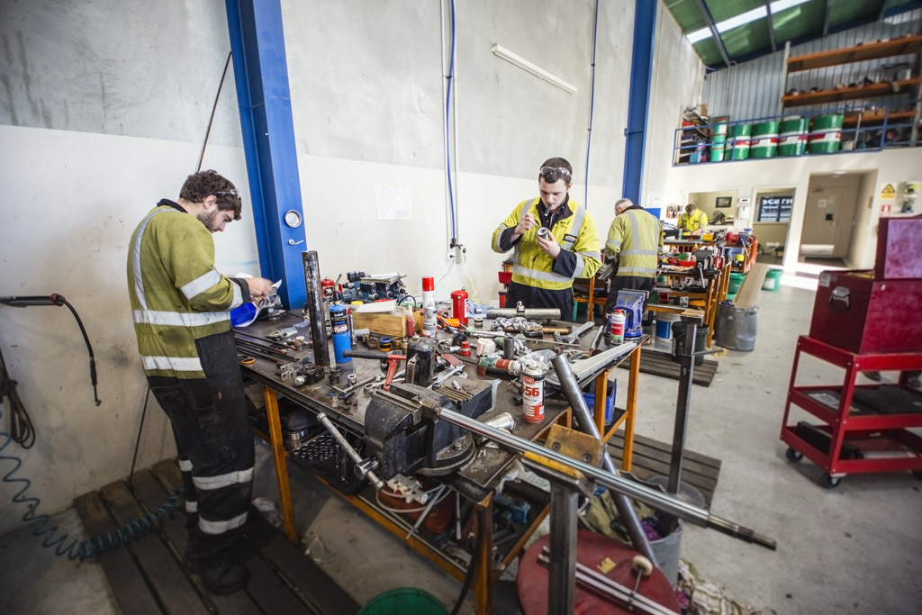 Scarlett Hydraulics - workers